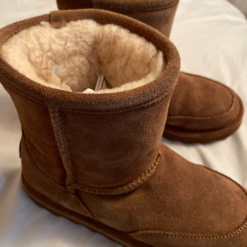 Little girls size 13 Bearpaw boots
